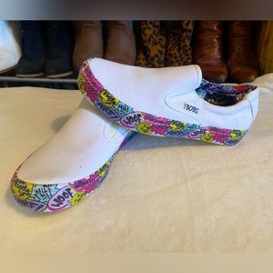 Dog Print Slip-on Sneakers